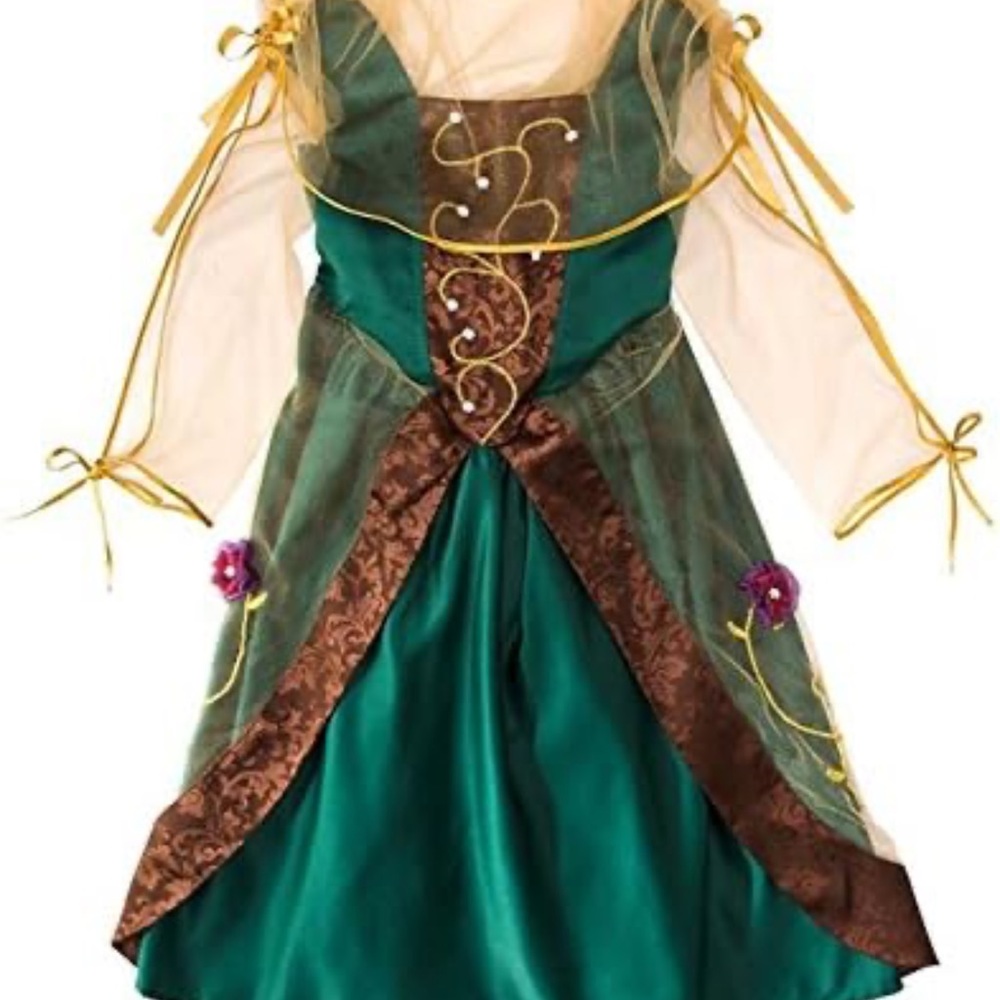 Imagining me by magic, cabin costume